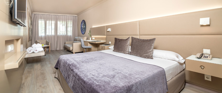 Salles Hote Pere IV Deluxe Salles Hote Pere IV Deluxe